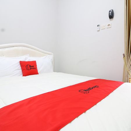 เรดดอร์ซ พลัส เนียร์ เอสทีไออี วายเคพีเอ็น Hotel Maguwo ภายนอก รูปภาพ