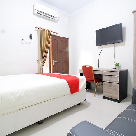 เรดดอร์ซ พลัส เนียร์ เอสทีไออี วายเคพีเอ็น Hotel Maguwo ภายนอก รูปภาพ