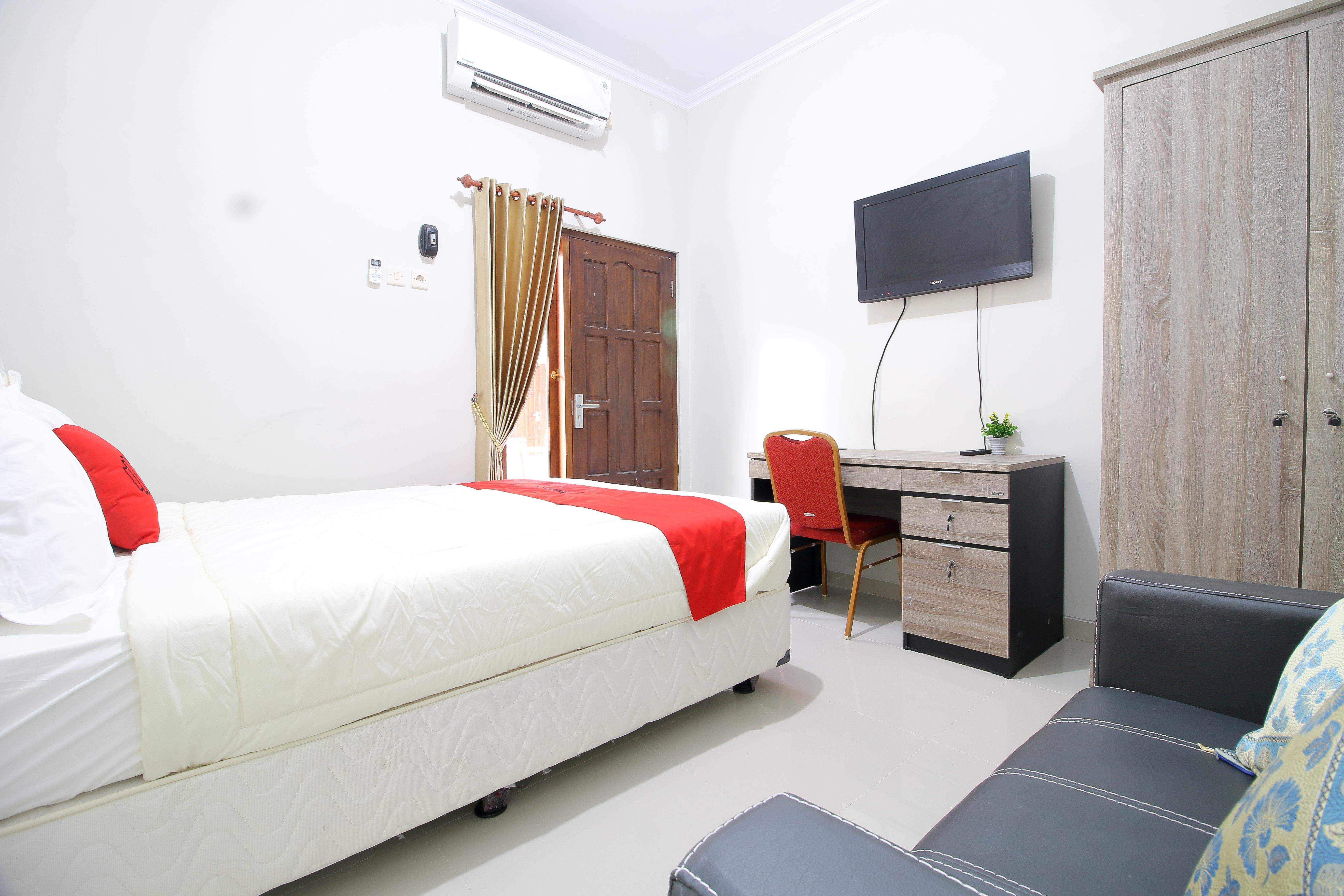 เรดดอร์ซ พลัส เนียร์ เอสทีไออี วายเคพีเอ็น Hotel Maguwo ภายนอก รูปภาพ