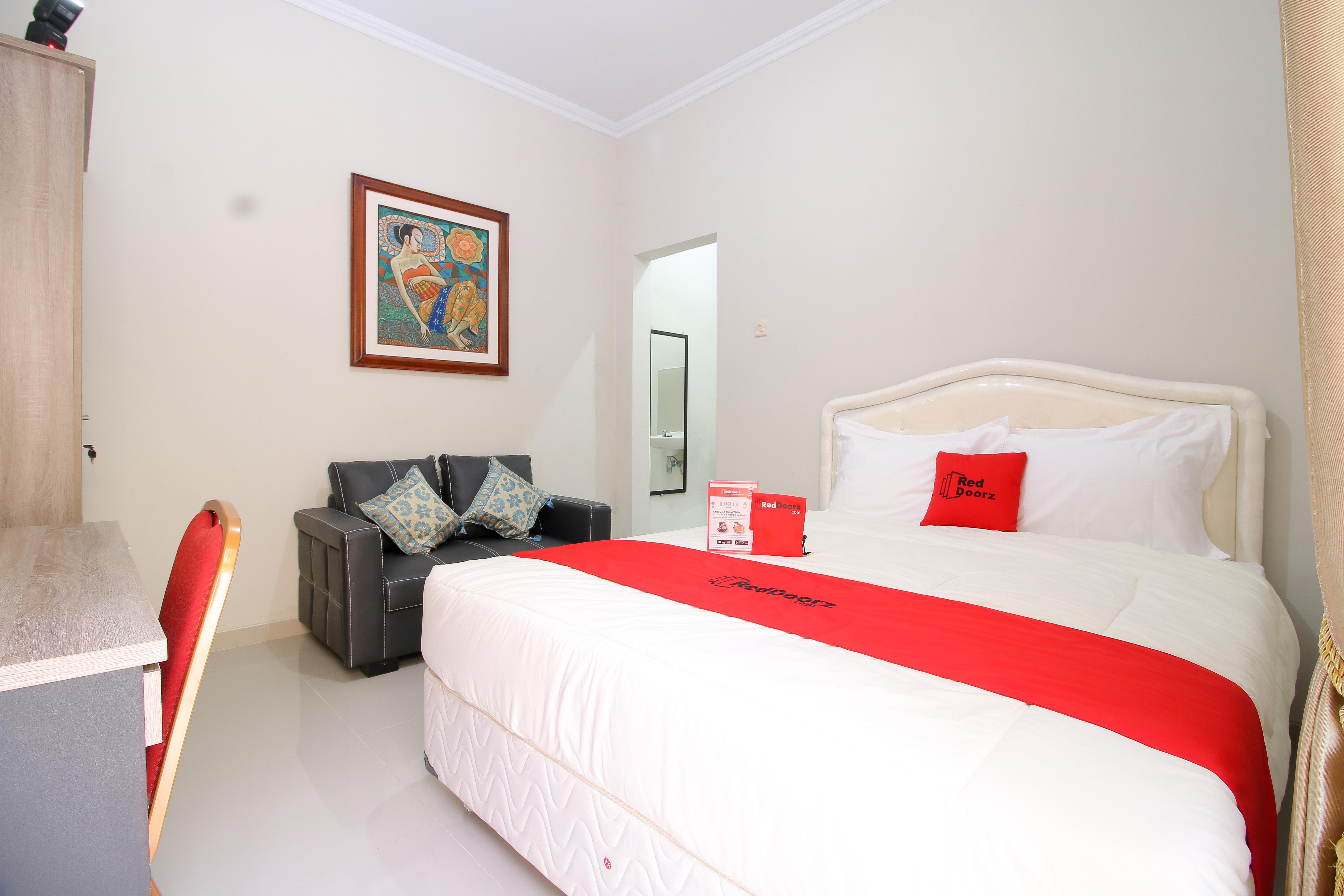 เรดดอร์ซ พลัส เนียร์ เอสทีไออี วายเคพีเอ็น Hotel Maguwo ภายนอก รูปภาพ